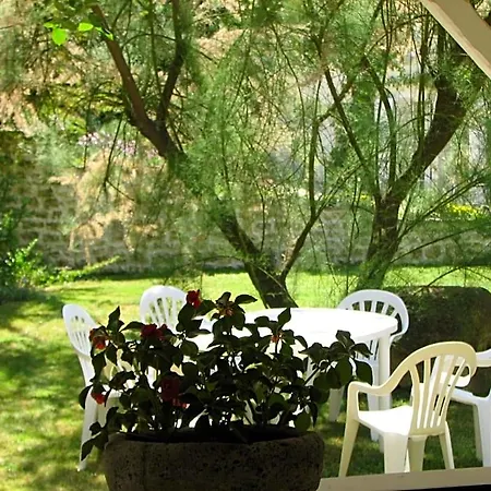 Le Petit Massigny Bed & Breakfast 3*
